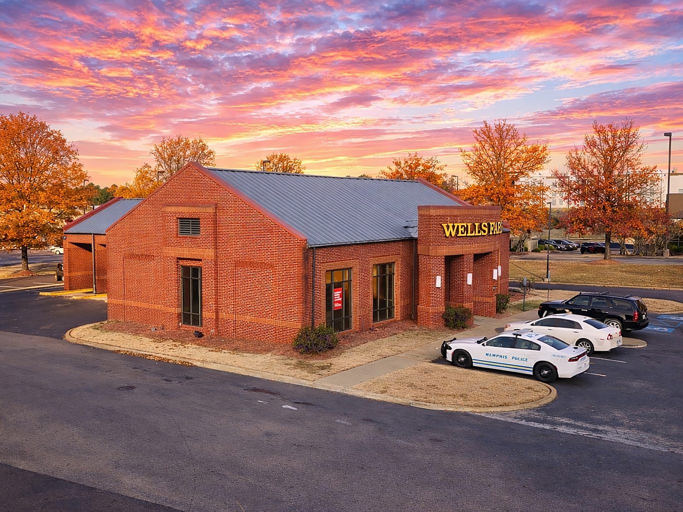 Exterior view of Wells Fargo Bank at sunset